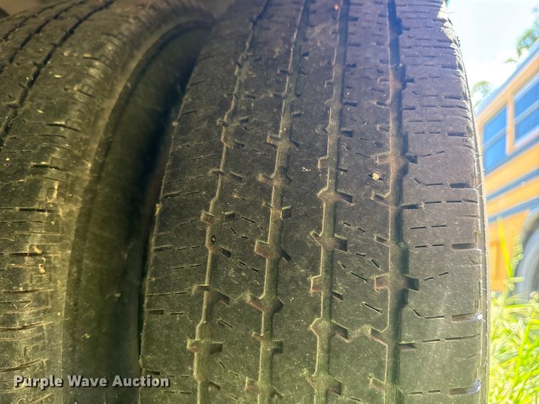 image for item DJ7752 2002 Chevrolet Express school bus