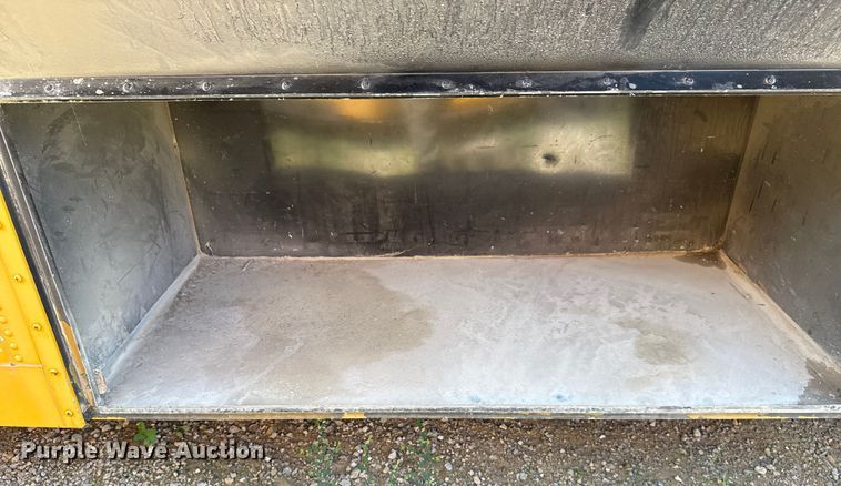 image for item DJ7753 2003 Blue Bird All American / All Canada school bus