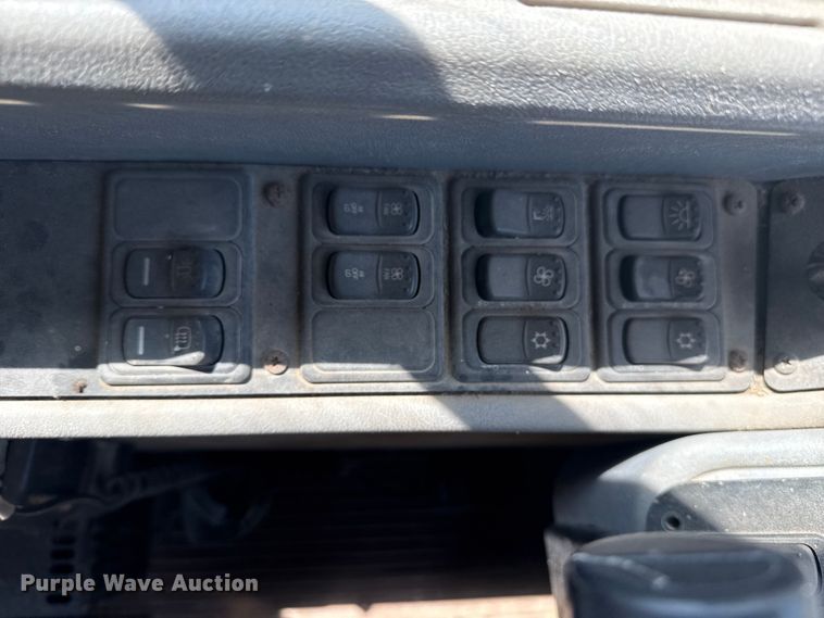 image for item DJ7753 2003 Blue Bird All American / All Canada school bus