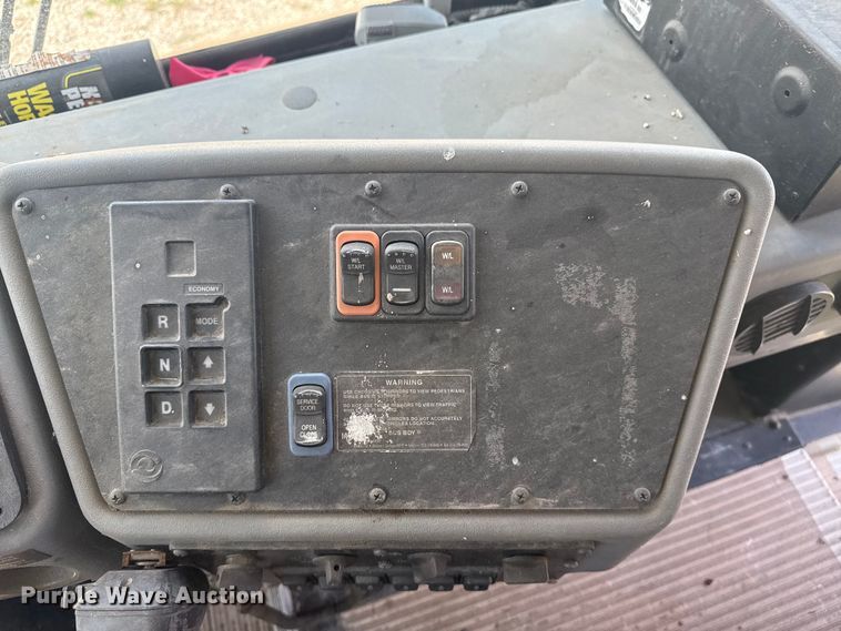 image for item DJ7753 2003 Blue Bird All American / All Canada school bus