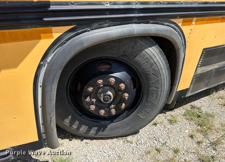 image for item DJ7753 2003 Blue Bird All American / All Canada school bus