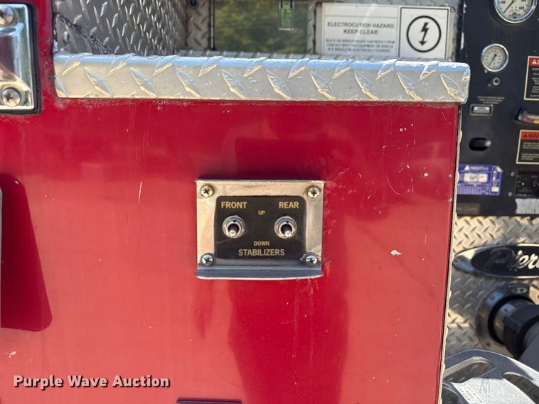 image for item DJ7757 2002 Pierce  Tilt cab pumper fire truck