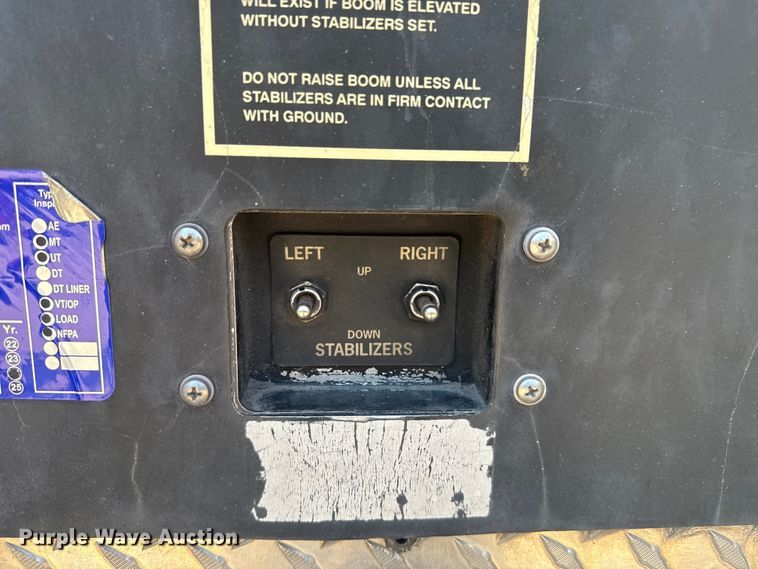 image for item DJ7757 2002 Pierce  Tilt cab pumper fire truck