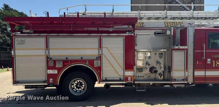 image for item DJ7757 2002 Pierce  Tilt cab pumper fire truck