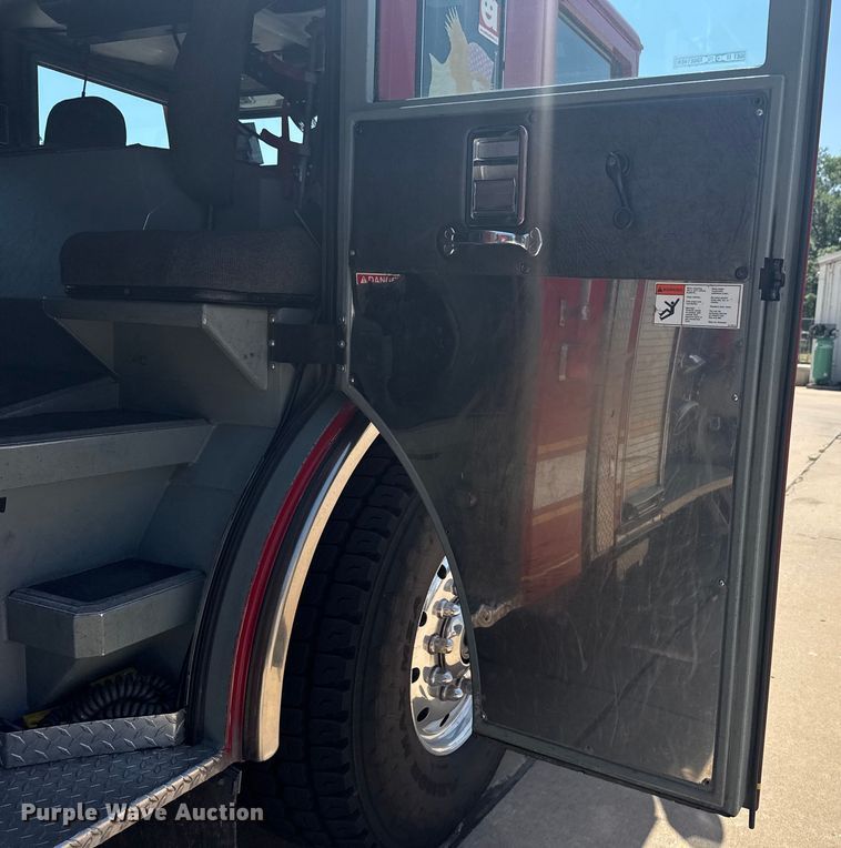 image for item DJ7757 2002 Pierce  Tilt cab pumper fire truck