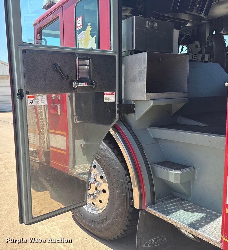 image for item DJ7757 2002 Pierce  Tilt cab pumper fire truck