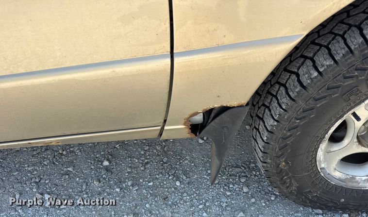 image for item DJ9702 2001 Ford Ranger SuperCab pickup truck