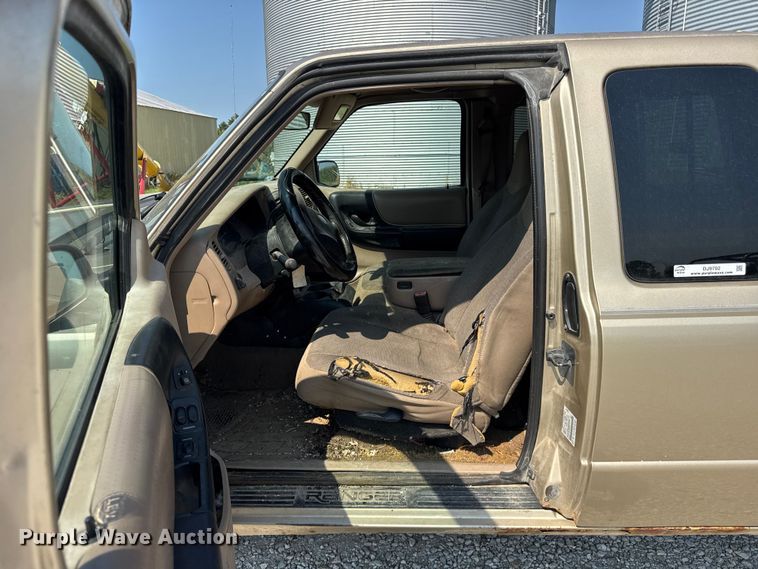 image for item DJ9702 2001 Ford Ranger SuperCab pickup truck