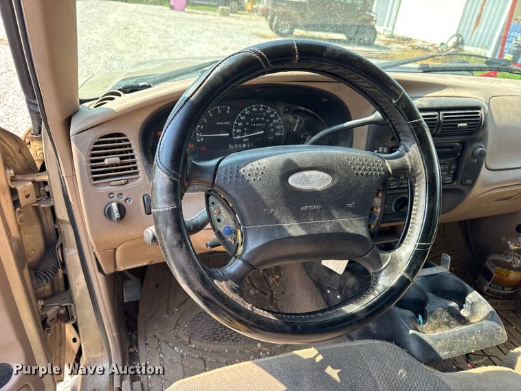 image for item DJ9702 2001 Ford Ranger SuperCab pickup truck