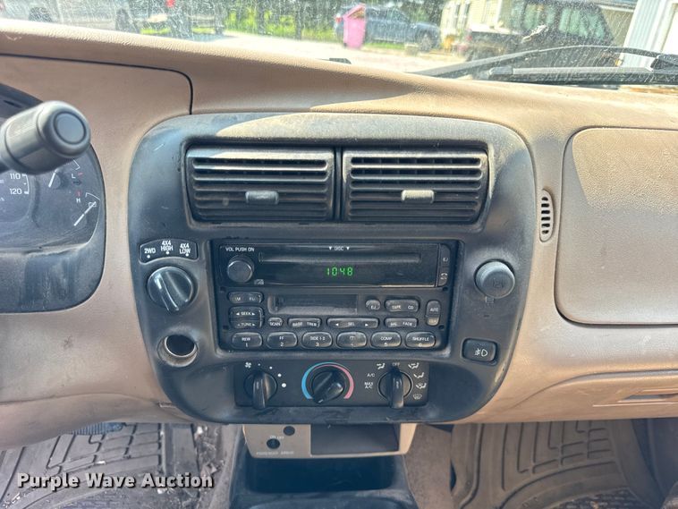 image for item DJ9702 2001 Ford Ranger SuperCab pickup truck