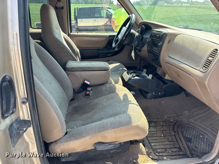 image for item DJ9702 2001 Ford Ranger SuperCab pickup truck