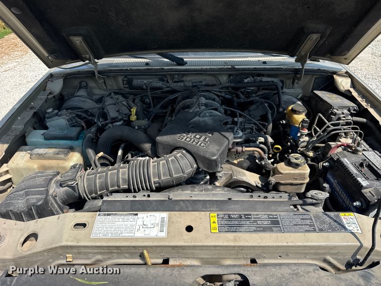 image for item DJ9702 2001 Ford Ranger SuperCab pickup truck