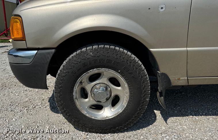 image for item DJ9702 2001 Ford Ranger SuperCab pickup truck