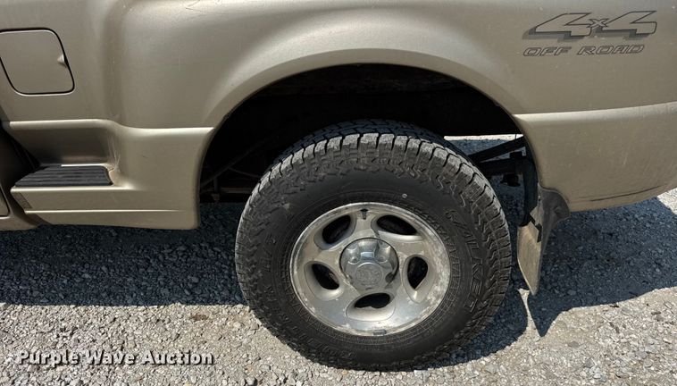 image for item DJ9702 2001 Ford Ranger SuperCab pickup truck