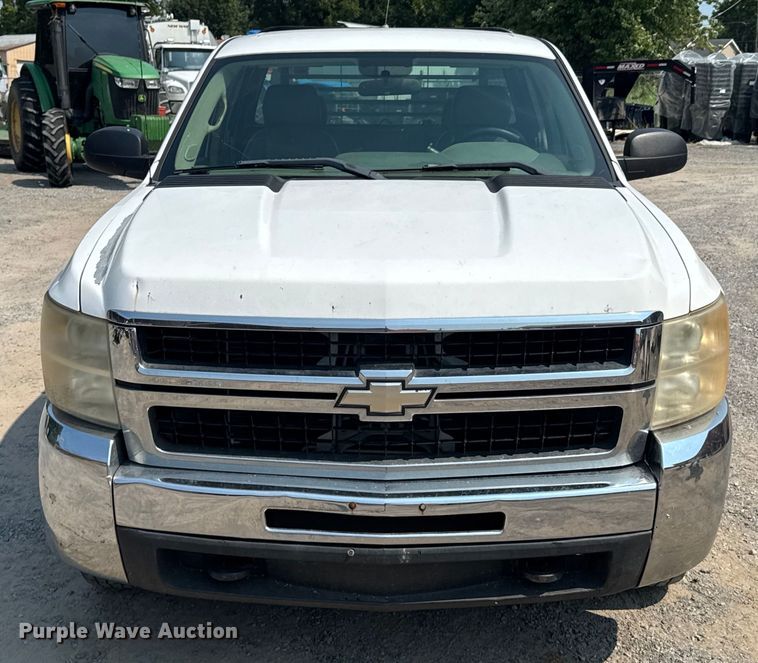 image for item DK0007 2008 Chevrolet Silverado 2500HD Ext. Cab flatbed pickup truck