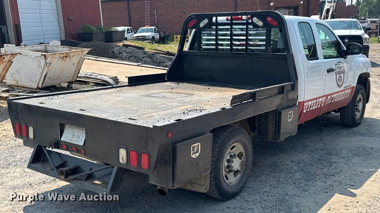 image for item DK0007 2008 Chevrolet Silverado 2500HD Ext. Cab flatbed pickup truck