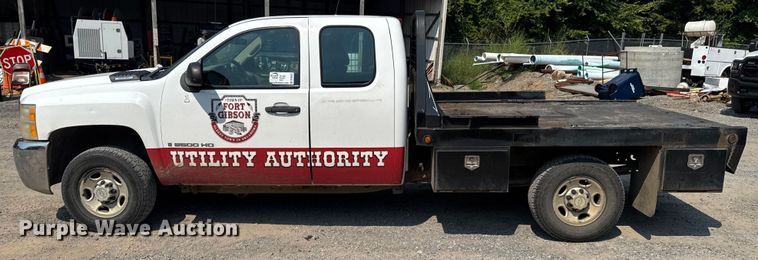 image for item DK0007 2008 Chevrolet Silverado 2500HD Ext. Cab flatbed pickup truck