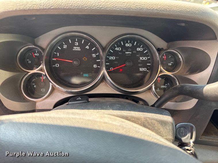 image for item DK0007 2008 Chevrolet Silverado 2500HD Ext. Cab flatbed pickup truck