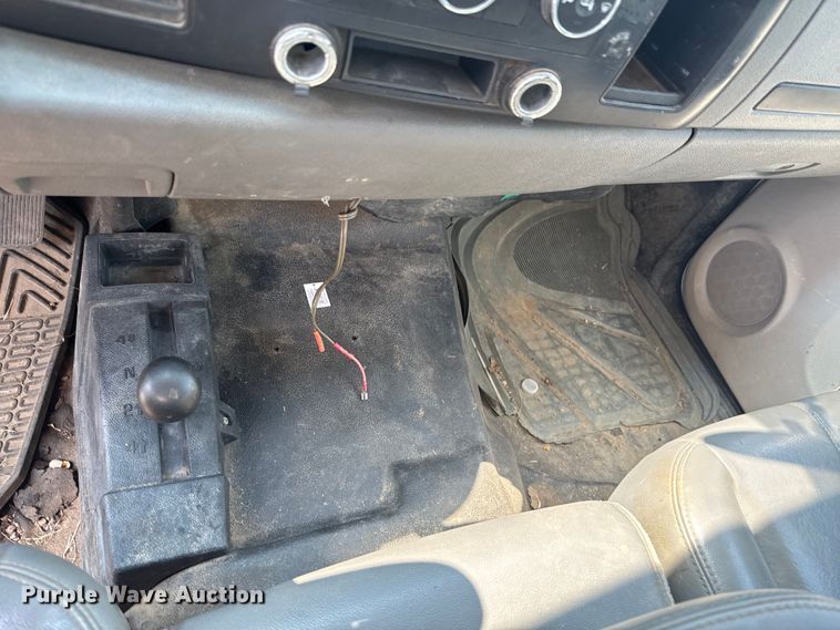 image for item DK0007 2008 Chevrolet Silverado 2500HD Ext. Cab flatbed pickup truck