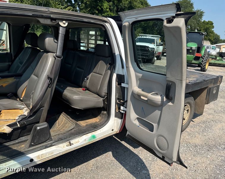 image for item DK0007 2008 Chevrolet Silverado 2500HD Ext. Cab flatbed pickup truck