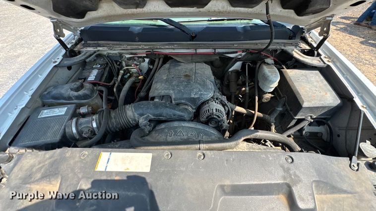 image for item DK0007 2008 Chevrolet Silverado 2500HD Ext. Cab flatbed pickup truck