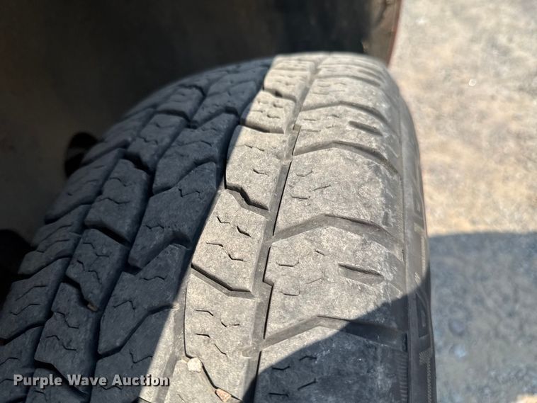 image for item DK0007 2008 Chevrolet Silverado 2500HD Ext. Cab flatbed pickup truck