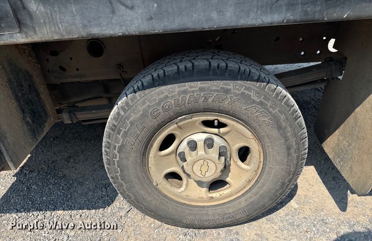 image for item DK0007 2008 Chevrolet Silverado 2500HD Ext. Cab flatbed pickup truck