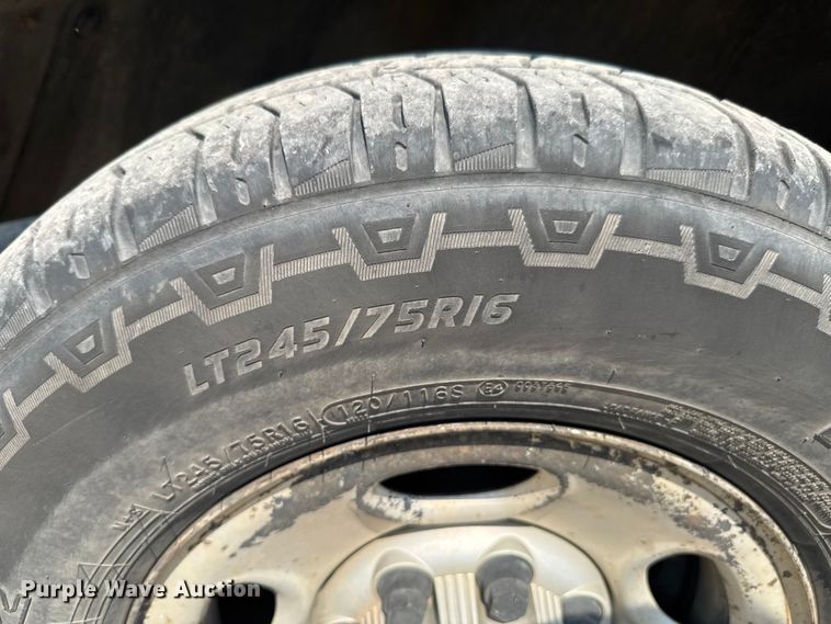 image for item DK0007 2008 Chevrolet Silverado 2500HD Ext. Cab flatbed pickup truck