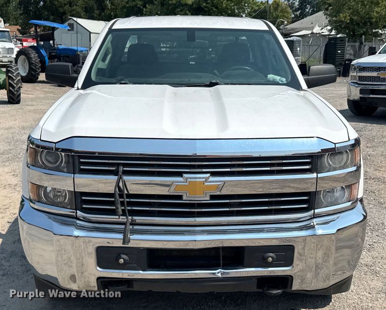 image for item DK0008 2015 Chevrolet Silverado 2500HD Double Cab flatbed pickup truck