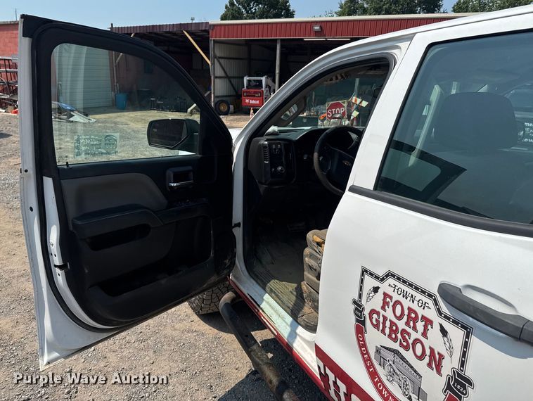 image for item DK0008 2015 Chevrolet Silverado 2500HD Double Cab flatbed pickup truck