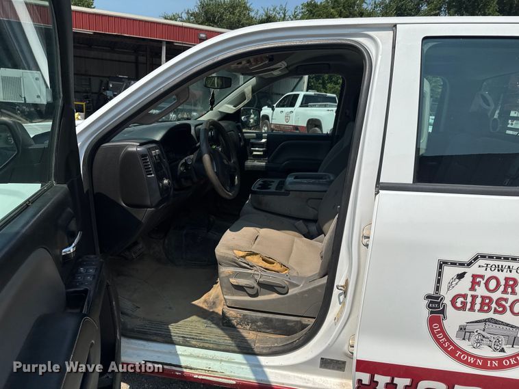 image for item DK0008 2015 Chevrolet Silverado 2500HD Double Cab flatbed pickup truck