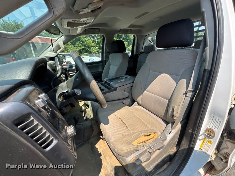 image for item DK0008 2015 Chevrolet Silverado 2500HD Double Cab flatbed pickup truck