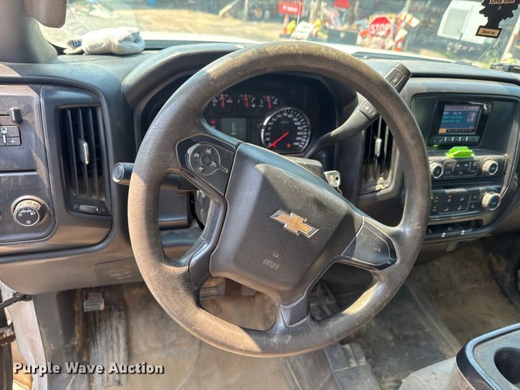 image for item DK0008 2015 Chevrolet Silverado 2500HD Double Cab flatbed pickup truck