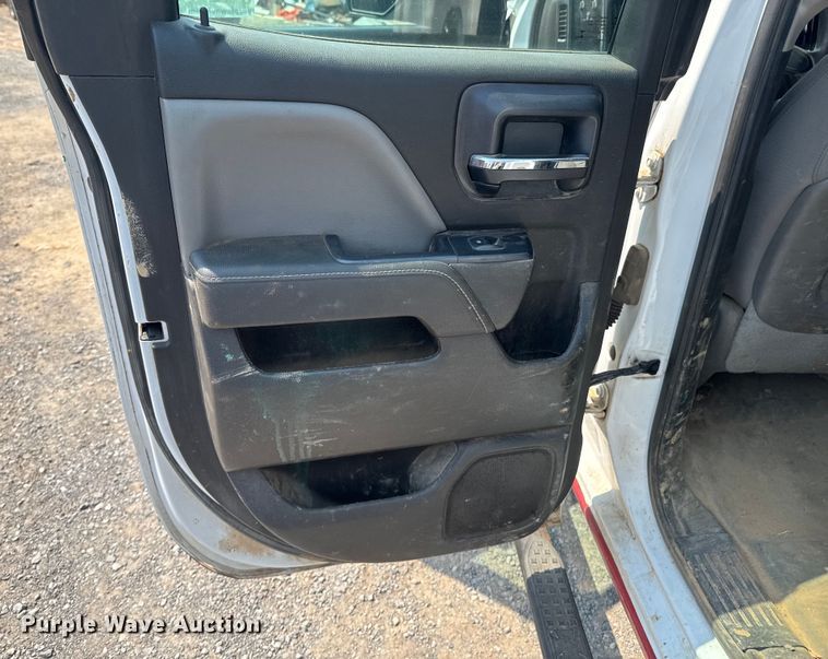 image for item DK0008 2015 Chevrolet Silverado 2500HD Double Cab flatbed pickup truck