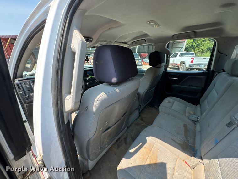 image for item DK0008 2015 Chevrolet Silverado 2500HD Double Cab flatbed pickup truck