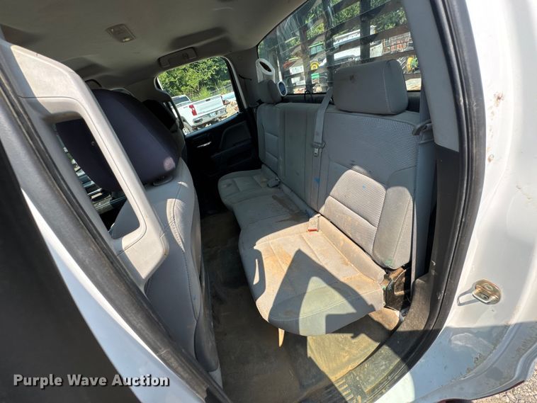 image for item DK0008 2015 Chevrolet Silverado 2500HD Double Cab flatbed pickup truck