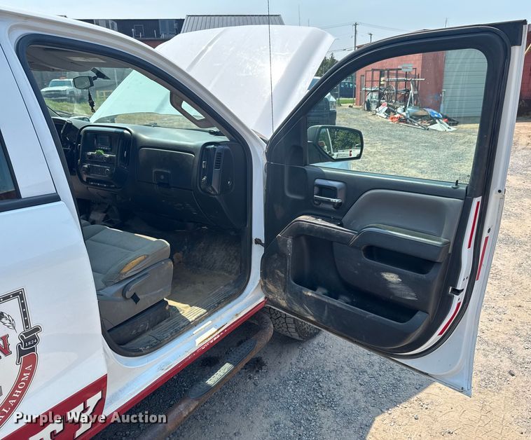 image for item DK0008 2015 Chevrolet Silverado 2500HD Double Cab flatbed pickup truck