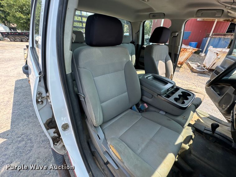 image for item DK0008 2015 Chevrolet Silverado 2500HD Double Cab flatbed pickup truck