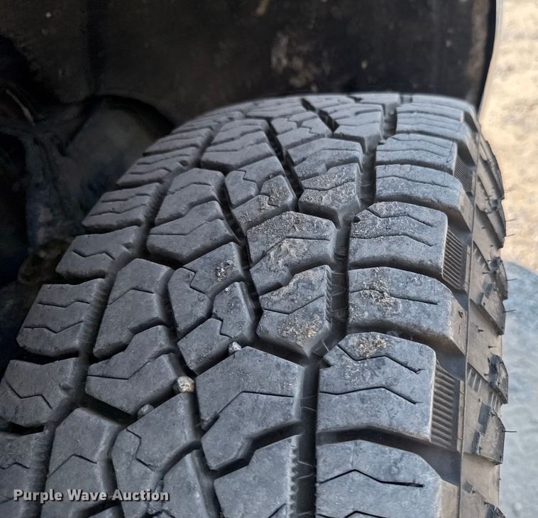 image for item DK0008 2015 Chevrolet Silverado 2500HD Double Cab flatbed pickup truck