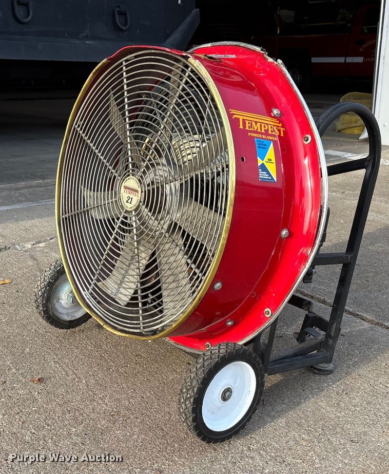 image for item DT3334 Tempest  Bd-21-h-5.5 portable fan