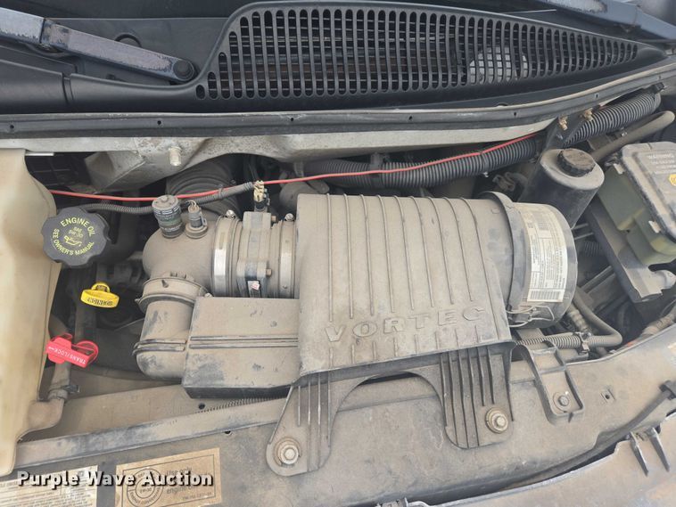 image for item DU7823 2001 GMC Savana G3500 box truck