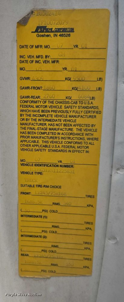 image for item DU7823 2001 GMC Savana G3500 box truck