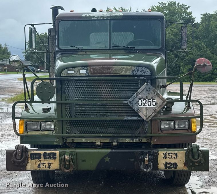 image for item DU9329 1991 Freightliner M915A2 semi truck