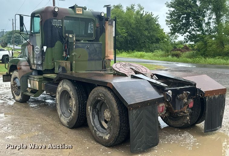 image for item DU9329 1991 Freightliner M915A2 semi truck