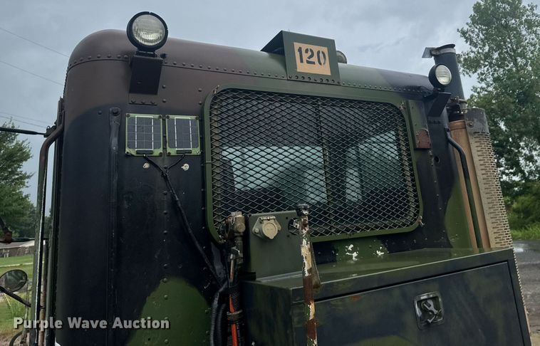 image for item DU9329 1991 Freightliner M915A2 semi truck