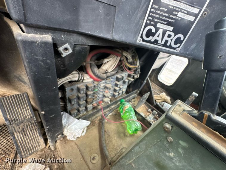 image for item DU9329 1991 Freightliner M915A2 semi truck