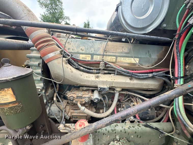 image for item DU9329 1991 Freightliner M915A2 semi truck