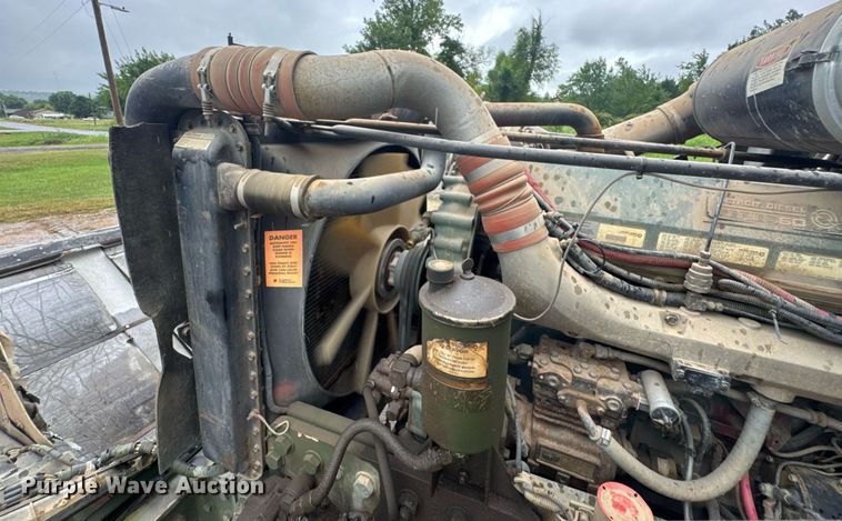 image for item DU9329 1991 Freightliner M915A2 semi truck