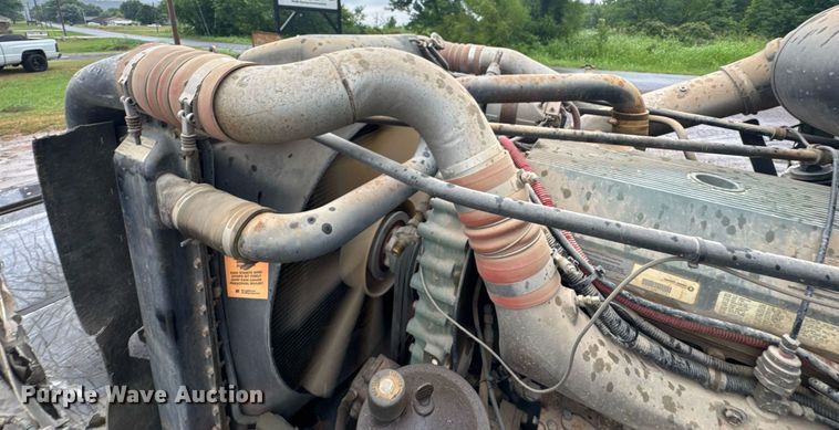 image for item DU9329 1991 Freightliner M915A2 semi truck