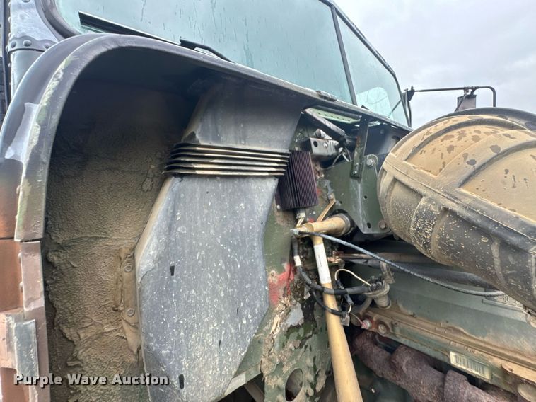 image for item DU9329 1991 Freightliner M915A2 semi truck